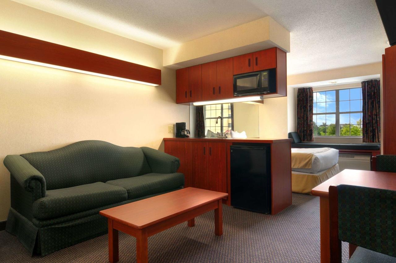 Microtel Inn & Suites By Wyndham Perimeter Center Sandy Springs Exterior foto