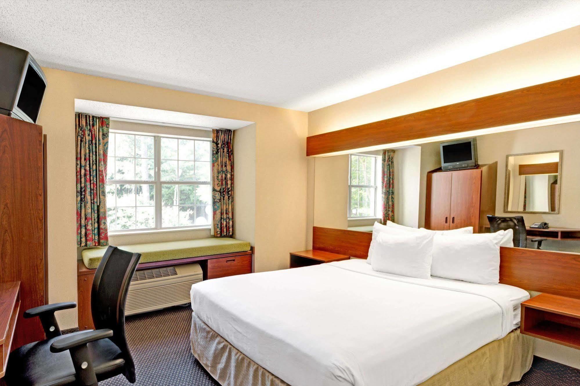 Microtel Inn & Suites By Wyndham Perimeter Center Sandy Springs Exterior foto